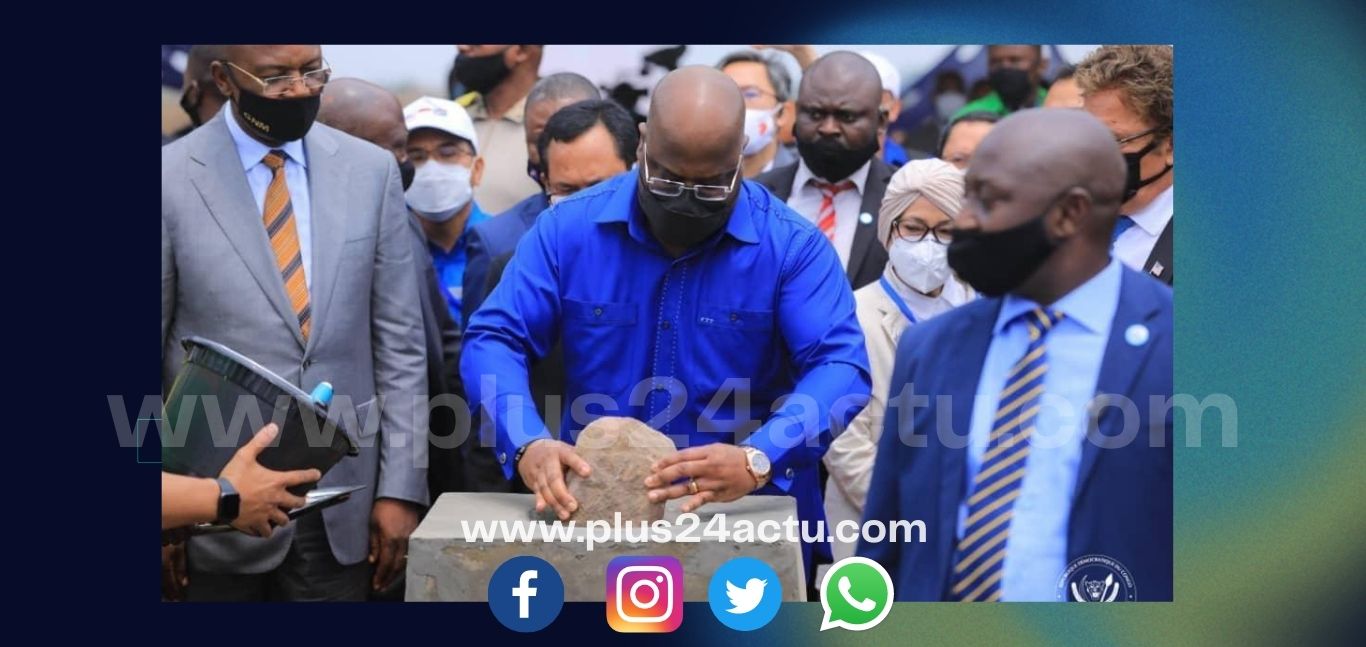 Selon une publication faite sur la page twitter de la présidence de la RDC, le président de la RDC Felix Tshisekedi lancera dans les jours qui suivent, les travaux du développement de 145 territoires. La même source, indique que, cette décision est faite au cours d’une réunion d’évaluation, présidé par le Chef d’Etat, le mercredi, en présence du Premier ministre et des autres membres du gouvernement impliqués dans ce projet. Devant la presse, le porte-parole du gouvernement, Patrick Muyaya a, déclaré que tous les projets identifiés sont cette-fois ci prêts et bientôt le Chef de l’Etat va lancer officiellement le début des travaux. S’agissant de ce programme, il sied de retenir que, ce programme comprend dans une 1ere phase la construction d’hôpitaux, des bâtiments administratifs et d’autres infrastructures de base pour un total de près de 200 ouvrages répartis sur toute l’étendue du pays pour améliorer la vie quotidienne des populations. Plus24actu.com/ ACP/ Meschack Lofaka